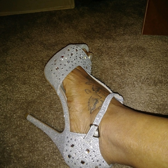 Meet your Posher, Deleitha - Picture 1 of 1